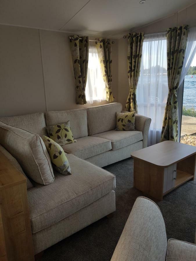 Dees Hot Tub Breaks At Tattershall Lakes Jet Ski 4 Exterior photo