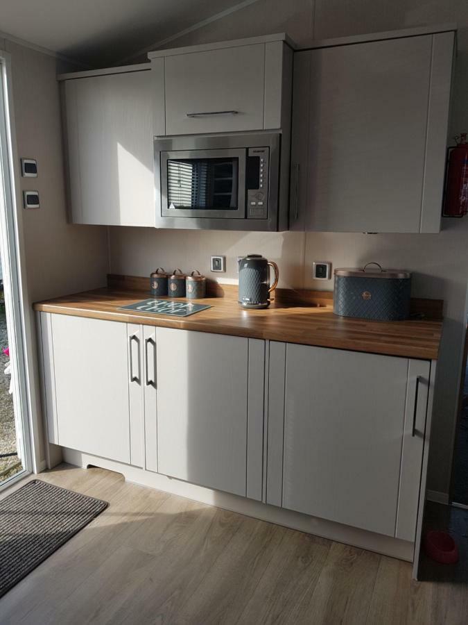 Dees Hot Tub Breaks At Tattershall Lakes Jet Ski 4 Exterior photo
